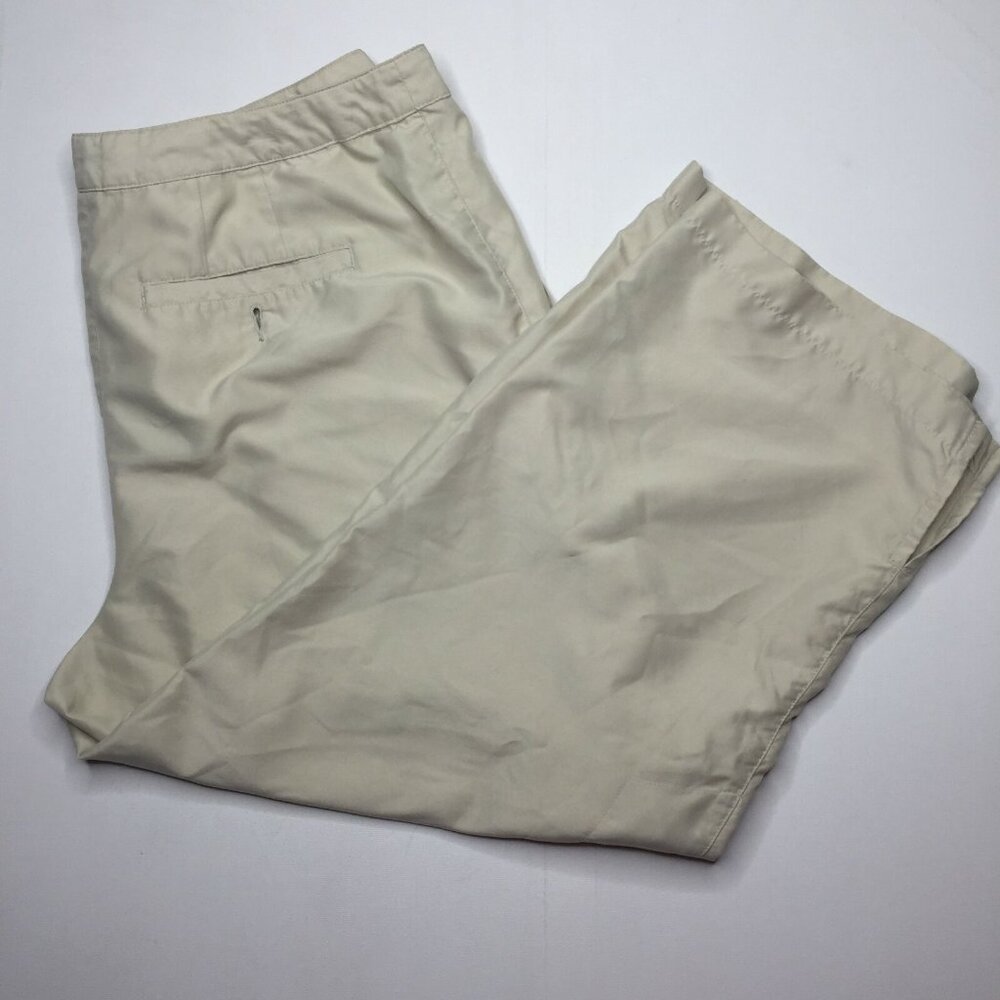 Fieldgear Womens Capris Shorts Beige Button Zipper Closure Knee Pockets Size 12
